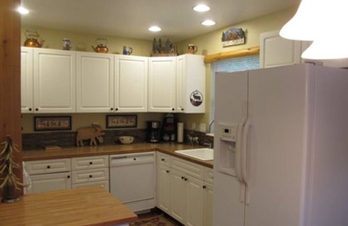 Enumclaw House | Elk Crossing Cozy Cabin at Crystal Mountain