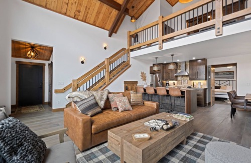 Estes Park Cabin | Elk Haven! Two Large Patios, Private Jacuzzi, Indoor/Outdoor Fireplace
