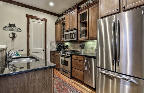 Big Canoe Cabin | ELK HORN | Charming MOUNTAIN Lodge with COZY Fireplace & Amenities in Fantastic Location !