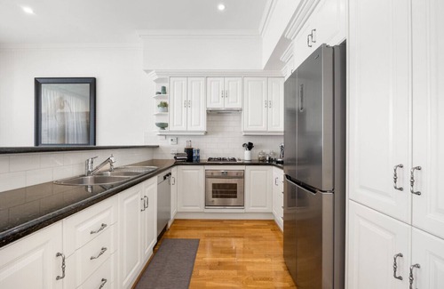 Unley House | Elk House - 3BR, Dedicated Workspace, Wi-Fi