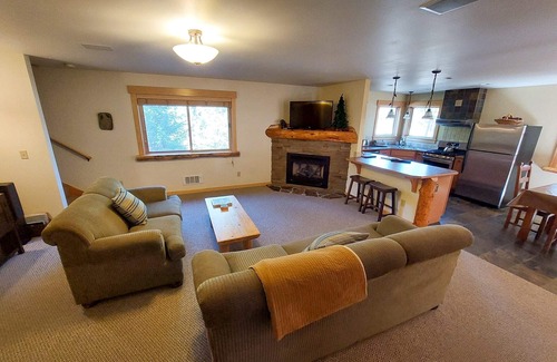 Mazama Cabin | Elk Lodge: Spacious Cabin Near Trails & Ski Access