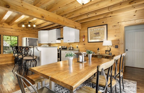 Asheville Cabin | Elk Mountain Lodge: An AVL Mountain Escape w/Hot Tub, Fireplace, Hi-Speed Wifi
