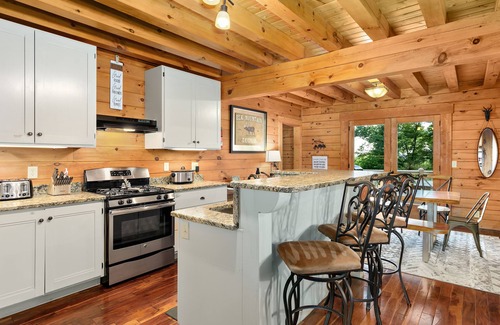 Asheville Cabin | Elk Mountain Lodge: An AVL Mountain Escape w/Hot Tub, Fireplace, Hi-Speed Wifi
