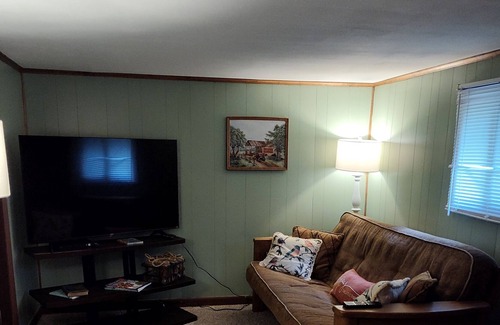 Duck Cabin | Elk River Cabin- Fisherman and Kayakers dream! Pet Friendly!!!
