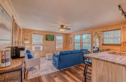 Alto Cabin | Elk Run Lodge | Spacious Cabin | Newly Renovated