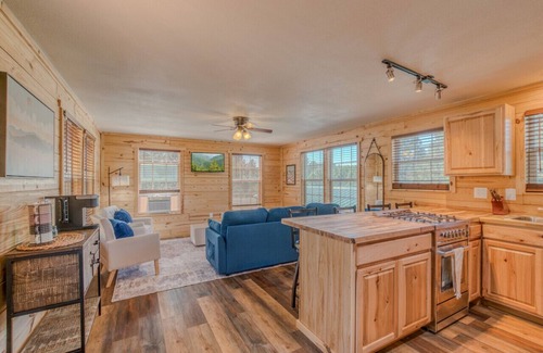 Alto Cabin | Elk Run Lodge | Spacious Cabin | Newly Renovated