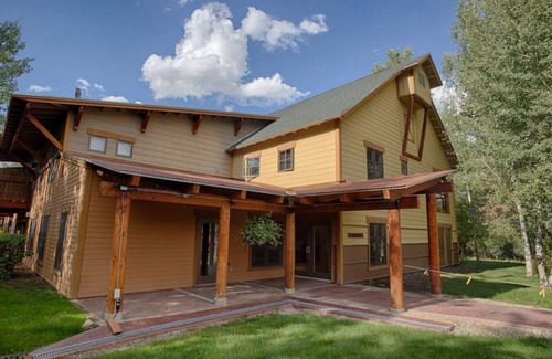 Driggs Condo | Elk Run Retreat: Aspen Groves, Close to Grand Targhee, Hot Tub