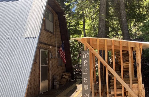 Cloudcroft Cabin | Elk Trail Lookout- Tranquil cabin with WiFi- 2 bedrooms available