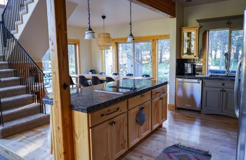 La Pine Ski Chalet | Elk View Lodge - Luxury Family Retreat in Oregon