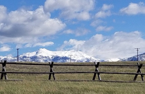Cameron House | Elk View Lodge with Madison River Access Near Yellowstone