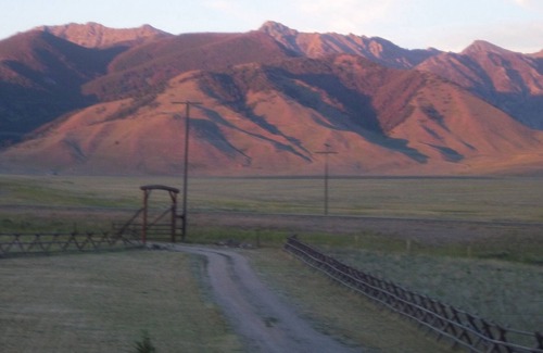 Cameron House | Elk View Lodge with Madison River Access Near Yellowstone