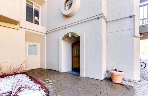 Elkhorn Village Hotel | Elkhorn Studio Condo - The Clocktower