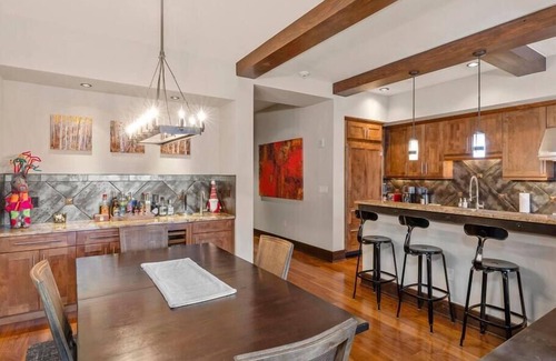 Mountain Village Condo | Elkstone: Hot tub, fireplace, views OH MY!