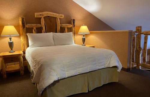 Elkwater Cabin | Elkwater Lake Lodge and Resort