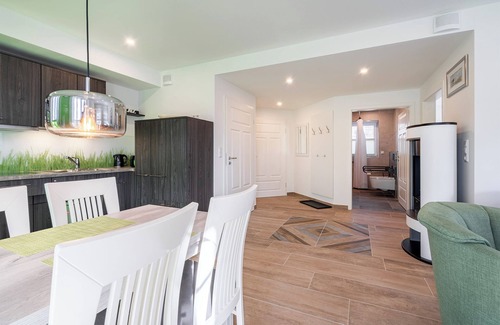 Greetsiel Apartment | Ella - Moderne und Komfortable Ferienwohnung mit Sonniger Terrasse
