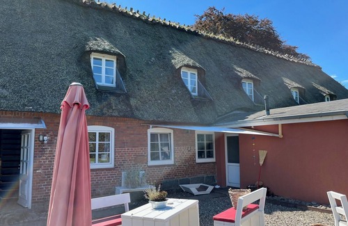 Ringsberg Apartment | Ella - under thatch, close to the beach, dogs allowed, garden
