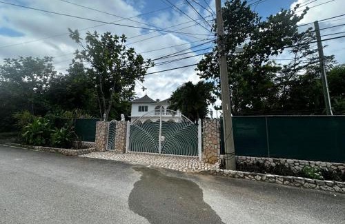 West End Villa | Ella villa negril