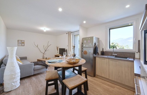 Saint-Baldoph Apartment | Ellanoa - Joli appartement avec vue montagne