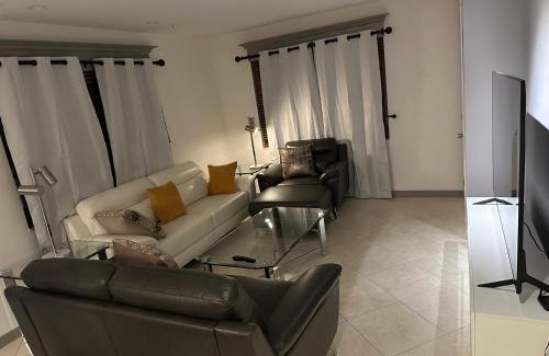Oakland Park Apartment | Elle’s Place