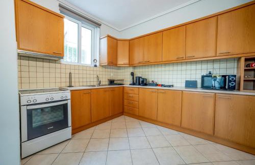 Vari Villa | Elli Villa 4ppl sth riviera heated pool by MK