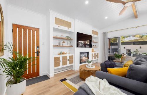 Coffs Harbour House | Ellie's Grand Escape - Sleeps 10 Pool Spa Amazing!