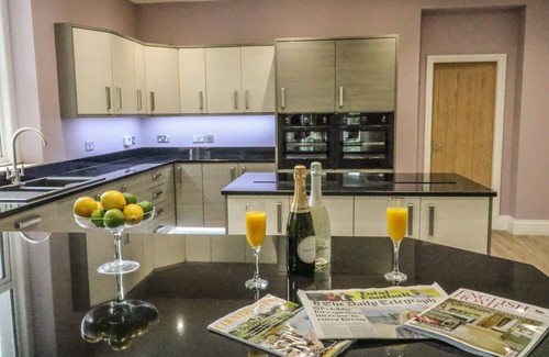 Newland Near Ulverston House | ELLIE'S LODGE, family friendly, with hot tub in Ulverston