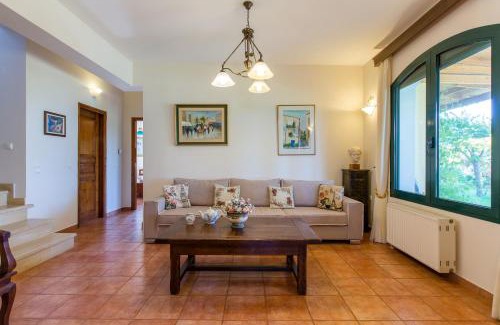 Tersanas Villa | Ellie Villa