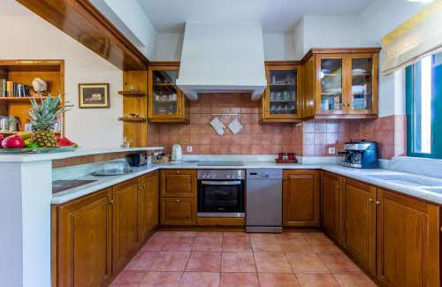 Tersanas Villa | Ellie Villa