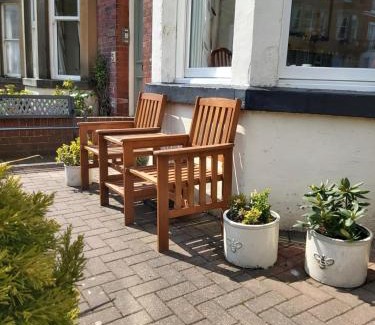 West Cliff Bed & Breakfast | Ellies Guest House