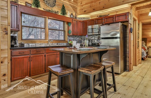 Ellijay Cabin | Ellijay River flat land, rustic, hot tub, pet friendly-fenced yard.