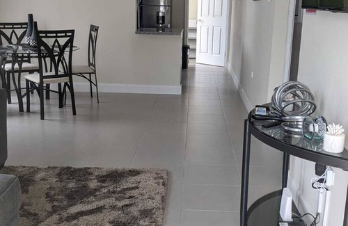 Lucea Villa | Ellison's Place! Modern Beach Villa Pool, Wifi