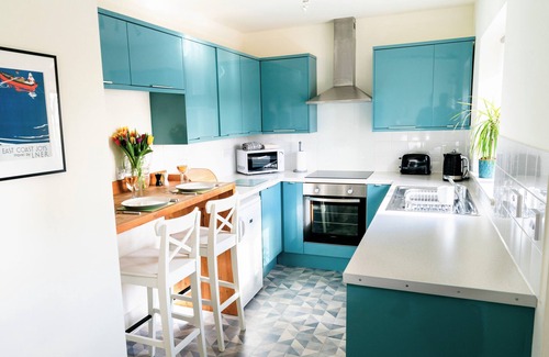 Ely Cottage | Elm Cottage - Stylish & Sunny Studio Flat with Countryside Views