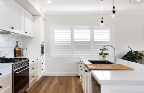Berry House | Elm Cottage – with gorgeous, iconic escarpment views to Berry Mountain