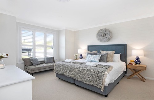 Berry House | Elm Cottage – with gorgeous, iconic escarpment views to Berry Mountain