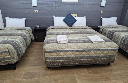 Albury Hotel | Elm Court Motel
