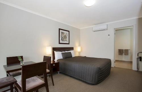 Warrnambool Hotel | Elm Tree Motel