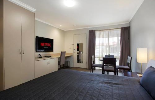 Warrnambool Hotel | Elm Tree Motel