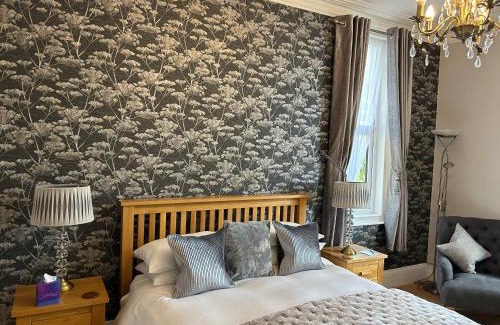 Torquay City Centre House | Elmdene