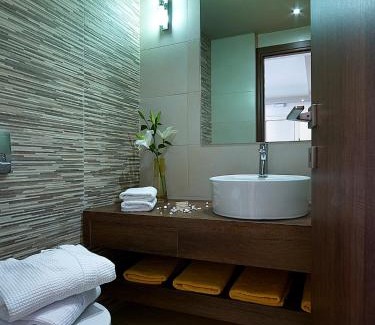 Kato Stalos Apartment | Elotis Suites
