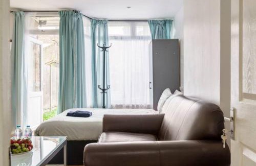 Kennington House | Eltar Hostle