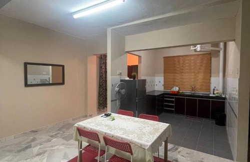 Tanjung Tanah Merah Apartment | Elvina Guesthouse @ Laguna Condo Resort PD
