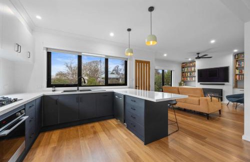 Mansfield House | Elvins - Mansfield - Sleeps 7