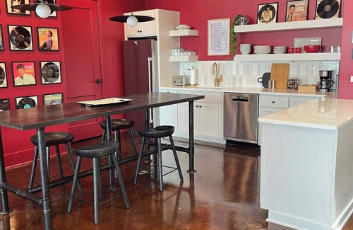 Downtown Nashville Apartment | Elvis Penthouse Suite 4BR by Maddox Hotel