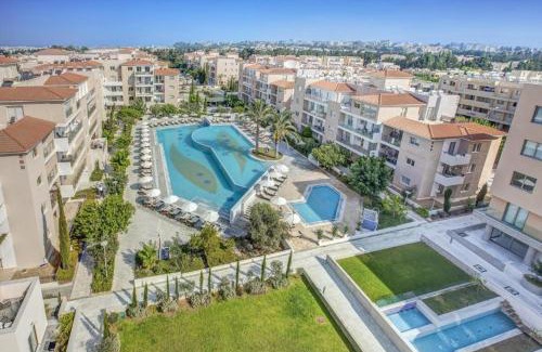 Universal Apartment | Elysia Park Apartments