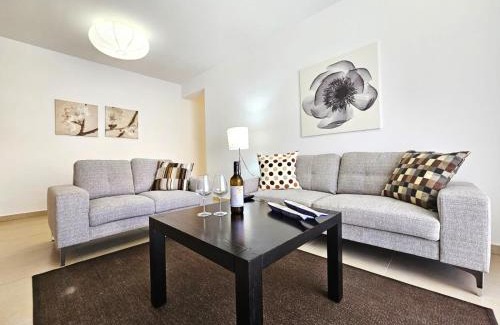 Universal Apartment | Elysia Park Apartments