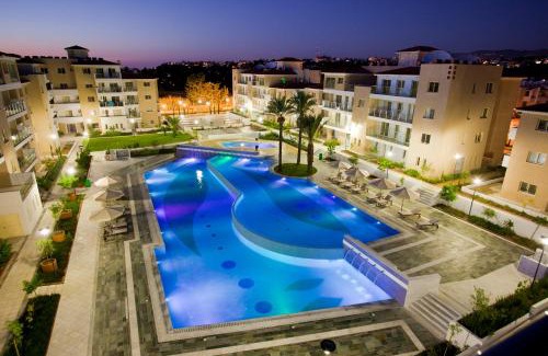 Universal Apartment | Elysia Park