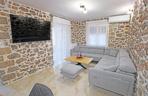 Dio-Olympos Apartment | Elysian Stone Apartment II