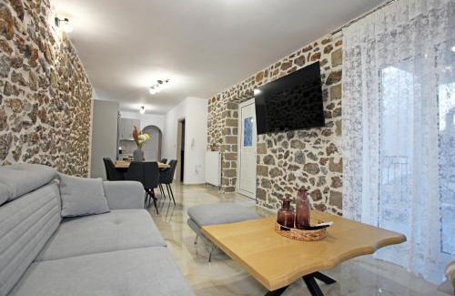 Dio-Olympos Apartment | Elysian Stone Apartment II