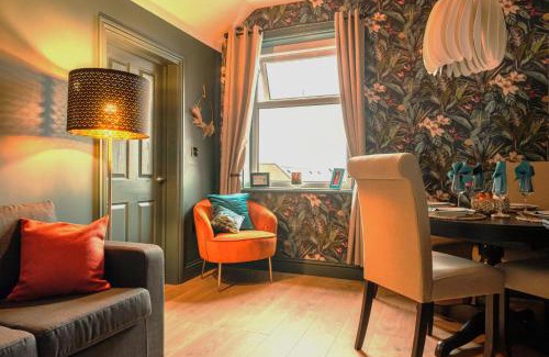 Whitby Apartment | Elysium Holiday Lets - Elysium Suite, Stunning Apartment by the Beach