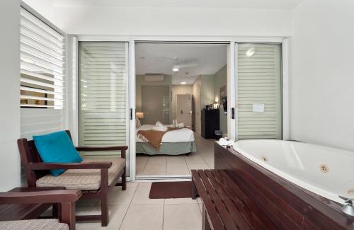 Palm Cove Apartment | Elysium Private Apartments at Beach Club & Spa